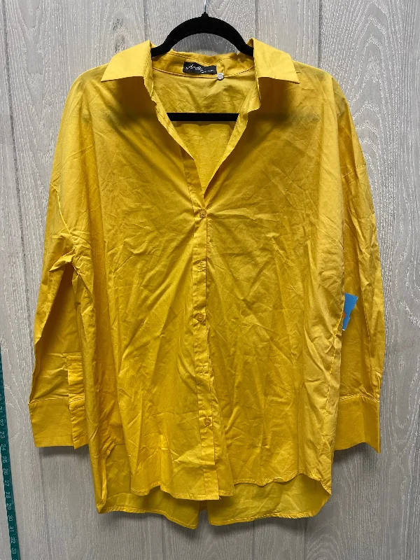 Top Long Sleeve By On Twelfth In Yellow, Size: L